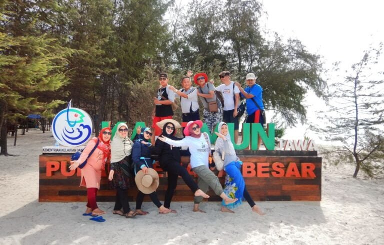 Destinasi Wisata Pulau Cemara Besar Karimunjawa