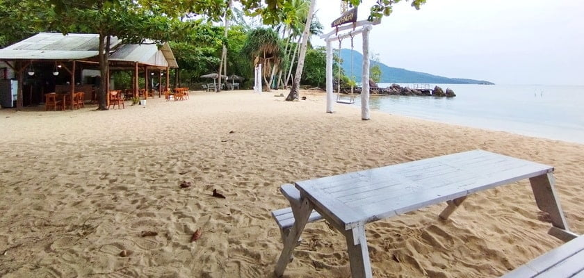 Gambar Pantai Pancuran Pulau Karimunjawa