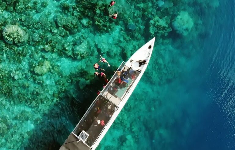 Paket Tour Laut Hopping Island Karimunjawa
