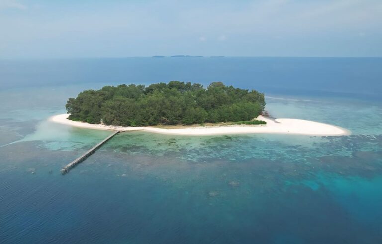 Petualangan Seru di Pulau Cilik Karimunjawa