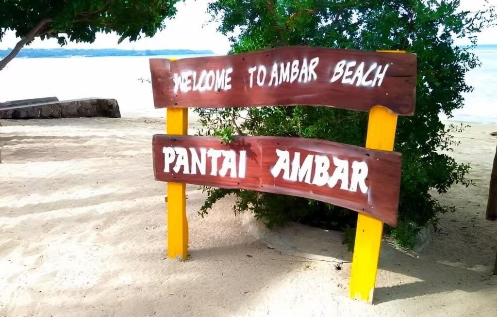 Pantai Ambar Karimunjawa Kemujan