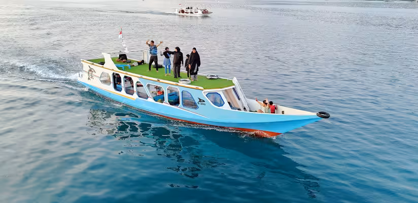 Island Hopping Pantai Legon Lele Karimunjawa