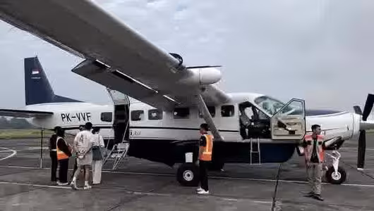 Tour Karimunjawa dengan Pesawat